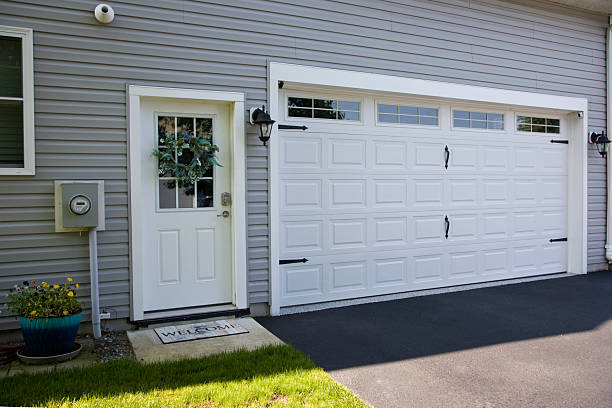 24/7 Emergency Garage Door Panel Replacement experts in Klamath County County, OR